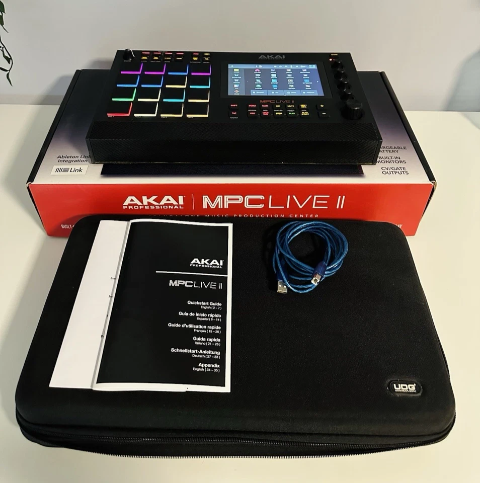 AKAI MPC Live 2 II Sampler OS 3.6 mit Anleitung, Netzteil und Originalverpackung - Bild 1 von 4