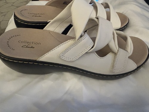 NUOVI CLARKS Ultimate Comfort Collection sandali bianchi imbottiti 9W