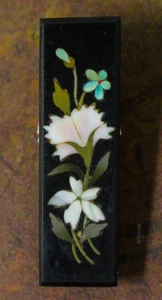 Italienische Mosaik Pietra Dura schwarz Blumen Stab Brosche 1 11/16" L x 1/2" B - 7,8 gm - Bild 1 von 3