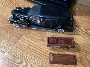 1/18 Precision Sunset Coach 1938 Cadillac Town Car Carved Panel Hearse *READ* - Picture 1 of 10