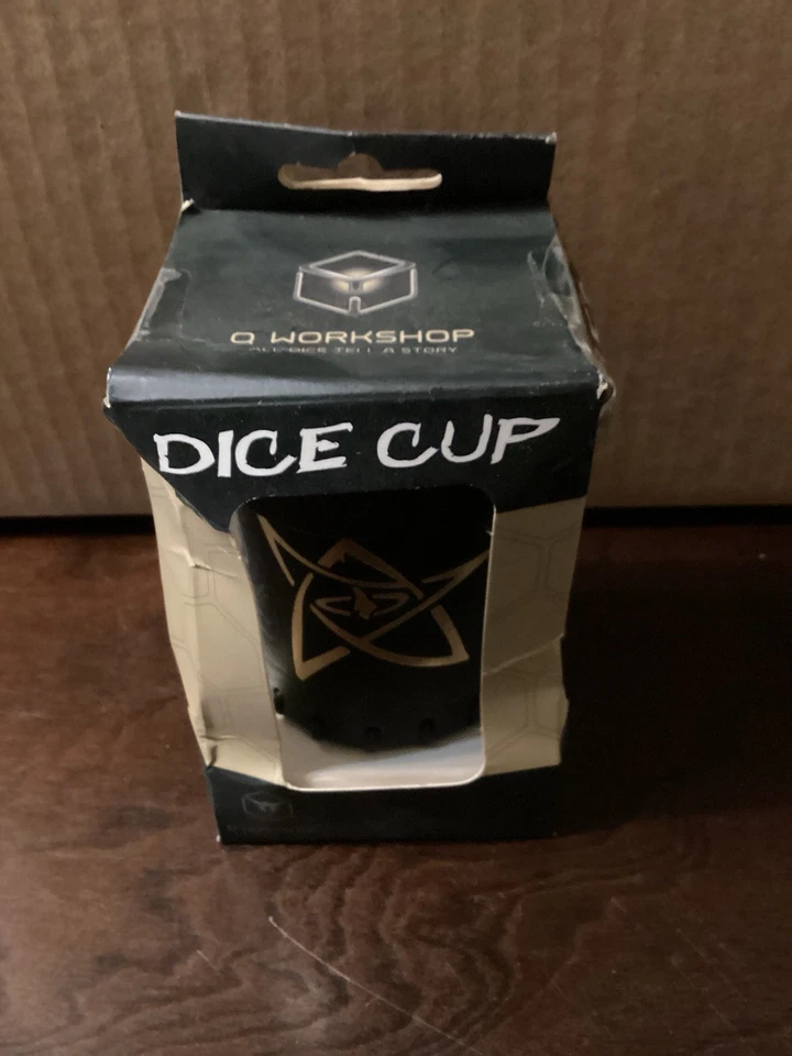 Q-workshop Qwoccth4 Call of Cthulhu Leather Dice Cup Blackgreen With Gold Game