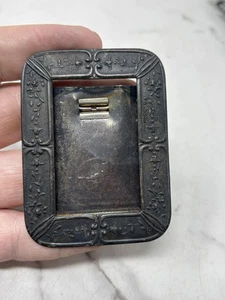Antiker verzierter Miniatur Bilderrahmen Metall Blumenmuster kleine Staffelei Rückseite 3 Zoll - Bild 1 von 5