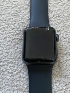 Apple Watch Series 3 (Broken) - Picture 1 of 2