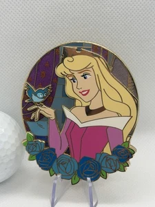 Prendedor de fantasía Disney La Bella Durmiente Aurora Heroína Momentos LE 50 - Imagen 1 de 4