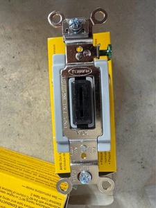 Hubbell Wiring Device-Kellems Hbl1222l Wall Locking/Security Switch, 2-Pole, 20A - Imagen 1 de 3