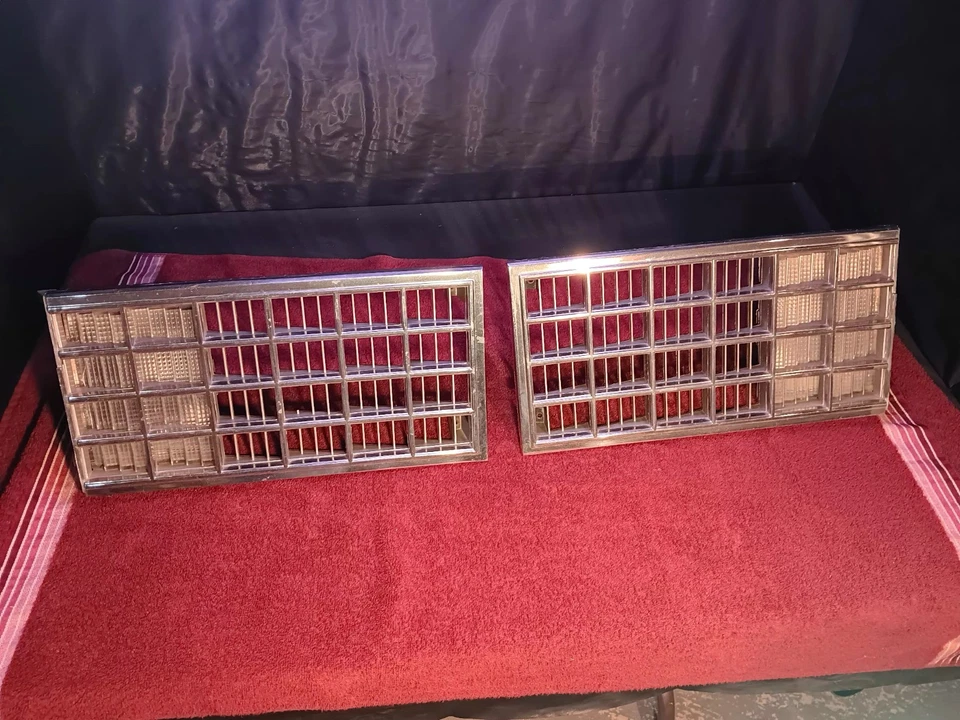 1969–72 Chevy C10 C20 K10 K20 Blazer Suburbano OEM Conjunto de Moldura e Balde de Farol – - Imagem 1 de 4