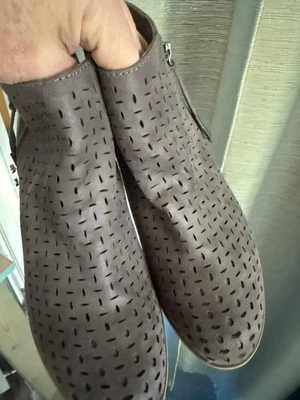 Botines de cuña Report Granger para mujer talla 9 gris recortados Foto 1 de 4