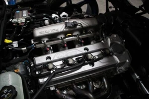 TD  2020+ VALVE COVER FOR THE POLARIS SLINGSHOT-NEON LIME - Picture 1 of 1