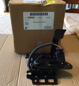 Genuine GM 25868007 LATCH HOOD PR, OEM, NEW OLD STOCK, See All Photos - Picture 1 of 5