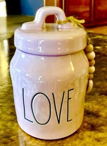 Rae Dunn LOVE Mini Kanister mit Herz XOXO Holzperlen Quaste - Valentinstag NEU - Bild 1 von 3