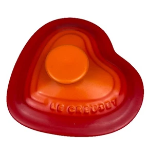 Le Creuset 2 Ramekins & 1 Cover Tomato Girl Volcanic Orange Red Stoneware Heart - Picture 1 of 5