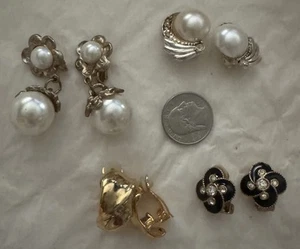 Lot of 4 Assorted Vintage CLIP ON Costume Jewelry EARRINGS Unbranded   *31 - Picture 1 of 4