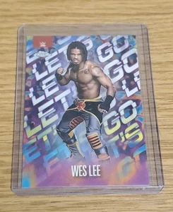 2025 Topps Chrome WWE Insert Let's Go #LG-WL Wes Lee Case Hit SSP - Bild 1 von 2