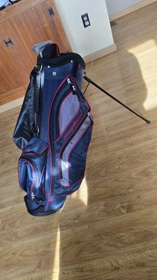 Bolsa de golfe Tommy Armour divisória 6 vias, suporte de alça dupla, azul marinho/vermelho com capa de chuva - Imagem 1 de 4