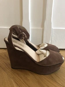 Sandalias Prada Wedge, gamuza gamuza marrón, talla 38 - Imagen 1 de 6