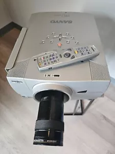 Sanyo PRO XtraX proiettore multiverso PLC-XP57L solo con parti remote - Foto 1 di 8