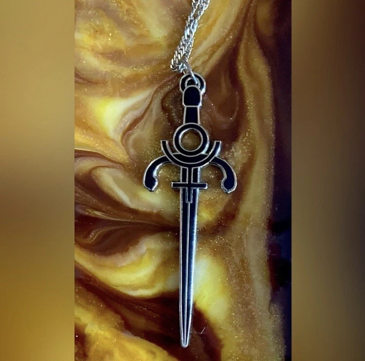 Collar colgante espada plata artesanal en cadena chapada en oro de 18 quilates de 14" de largo Foto 1 de 4