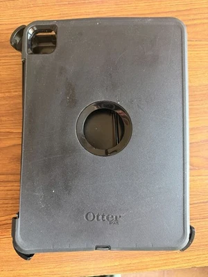 OtterBox Defender Series Case for iPad Pro 11-inch (3rd, 2nd, & 1st Gen) - BLACK - Image 1 of 2