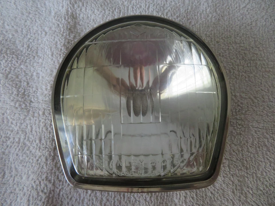 Lente faro Suzuki NOS AS50 AC50 MT50 1970-1973 35121-05610 Foto 1 de 4