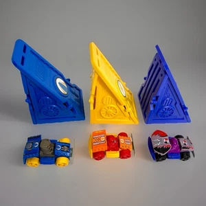 Lote 3 Lego Racers Xalax Lightor Surfer Gear con cápsulas de lanzamiento micro coches retirados - Imagen 1 de 12