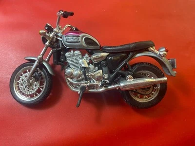 MAISTO 1:18 Modellino Moto TRIUMPH THUNDERBIRD ruote in gomma - Immagine 1 di 4