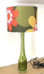 Upcycling Vase/Tischlampe mit handgefertigtem Retro Blumen Lampenschirm - Bild 1 von 6
