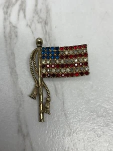 Vintage Rhinestone American Flag Brooch Pin - Picture 1 of 4