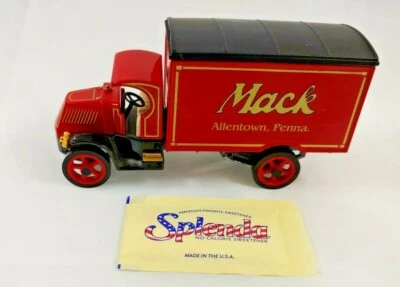 Matchbox Collectibles 1920 MACK AC TRUCK (INCL CERTIFICATE OF AUTHENTICITY) - Image 1 of 4