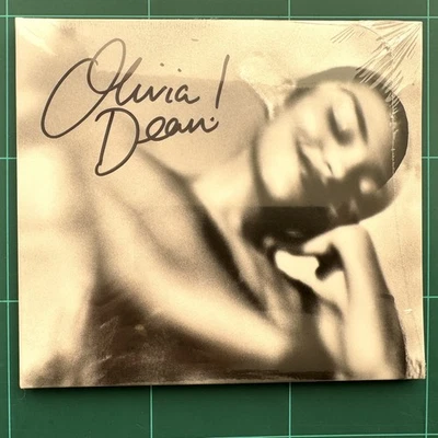 Olivia Dean - The Art Of Loving    (AUTOGRAPHED CD ) sealed  - Image 1 of 4