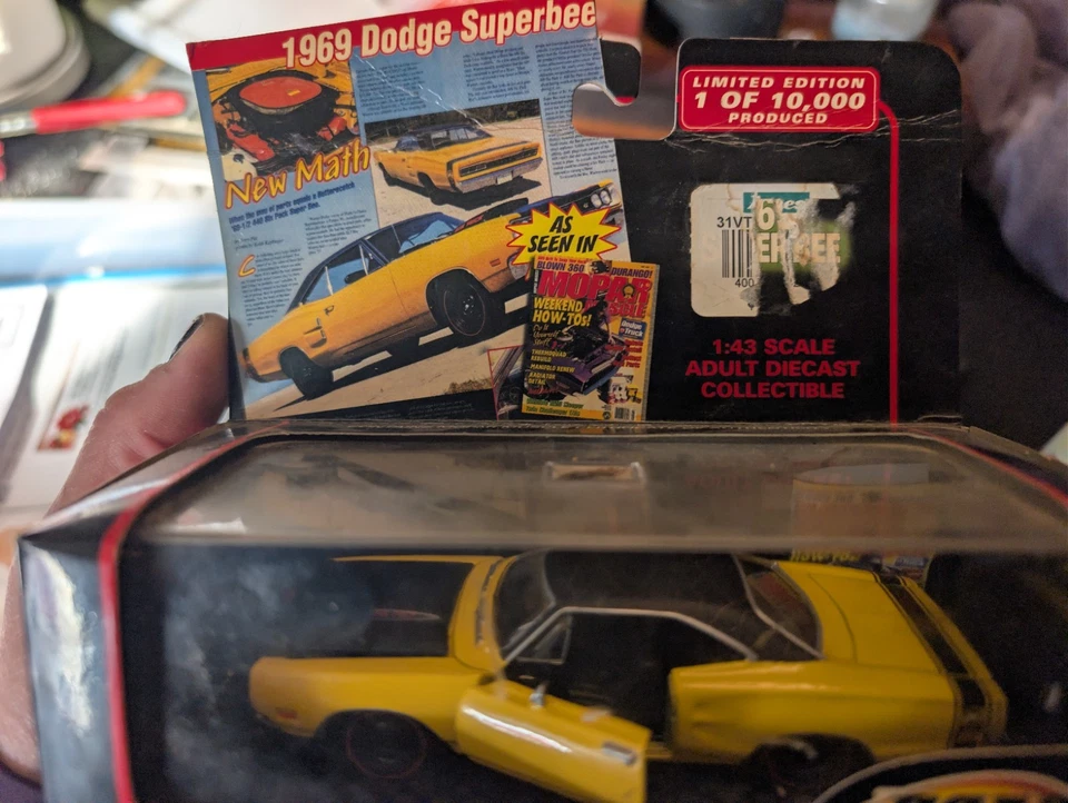 Dodge Coronet Super Bee 1969 amarillo 1/24 modelo de coche diecast por Motormax 73315Y Foto 1 de 2