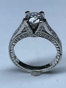 Anillo solitario moissanita de calidad de 6,5 mm tono oro blanco 1 Plus Tcw, talla 6,5 - Imagen 1 de 10