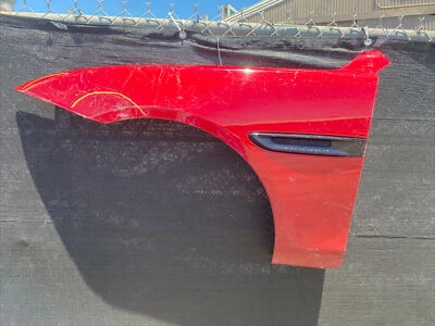 Guardabarros izquierdo izquierdo Jaguar XE 2016-2018 con ventilación deportiva R OEM usado Foto 1 de 4