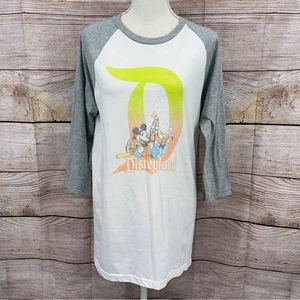 Neu mit Etikett Disneyland grau-weiß Raglan 3/4 Arm Shirt Größe S - Bild 1 von 11
