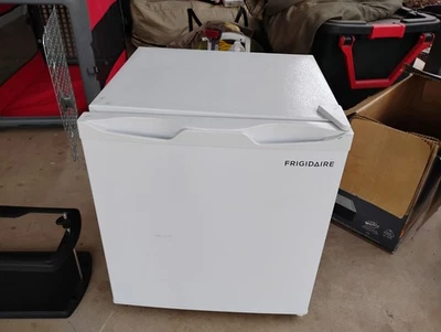 Frigidaire 1.6 cu ft Mini Fridge - white.*** PRISTINE***.. - Image 1 of 4
