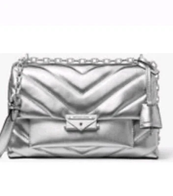 Bolsa de ombro conversível Michael Kors Cece média acolchoada couro metálico. - Imagem 1 de 4