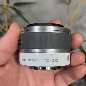 Objetivo Nikon 1 nikkor 10-30 mm f/3,5-5,6 J1 J2 J3 J4 J5 V1 V2 V3 color blanco - Imagen 1 de 5