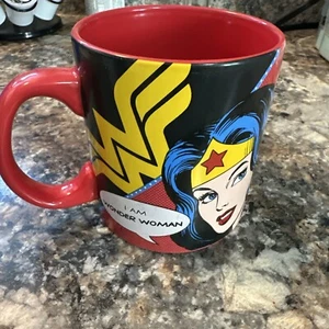 DC Comics "I Am Wonder Woman" Ex großer Keramik 20 Unzen Kaffeebecher rot Wonder Woman - Bild 1 von 4