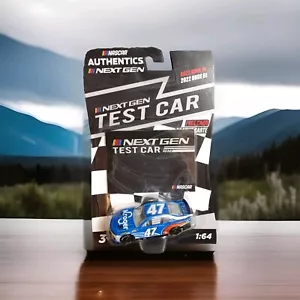 NASCAR AUTHENTICS... 2022 WAVE 1... AUTO DI PROVA NEXT GEN. KROGER NUMERO 47..1:64 - Foto 1 di 3