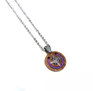 Collarino con pendente "rosa dei venti" in argento sterling 925 e legno - Foto 1 di 6