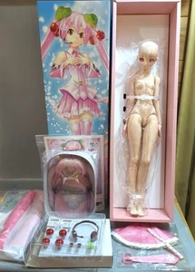 Volks DD Sakura Miku 2.0 Dollfie Dream PVC & ABS Puppe Vocaloid  - Bild 1 von 4