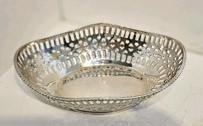 Cuenco de plata perforado vintage de International Silver Company Foto 1 de 4