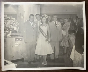 Foto vintage del concurso de belleza ~ Apariencia ganadora de gas de Miss Delmarva década de 1950 ~ 8x10 - Imagen 1 de 3