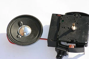  Quartz chiming pendulum clock movement. UTS Q812,818 with Choice of stem length - Picture 1 of 2