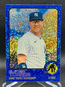 GLEYBER TORRES 2022 Topps Heritage #299 BLUE SPARKLE Parallel - Picture 1 of 2
