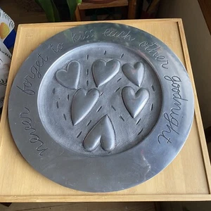 Silvestri Pewter Platter Never Forget to Kiss Goodnight by Sandra Magsamen 15" - Picture 1 of 8