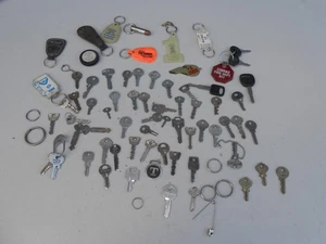 Großes Konvolut Fahrzeug & verschiedene Schlossschlüssel & Schlüssel Werberinge - Bild 1 von 5