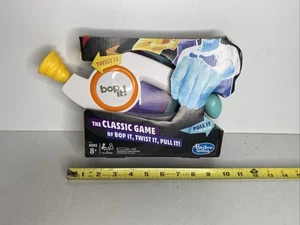Bop It Il Classico Gioco di Bop it Twist it Pull it Memory Gioco Elettronico Hasbro - Foto 1 di 3