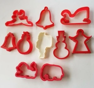 10 Red Plastic Cookie Cutters - Bild 1 von 4