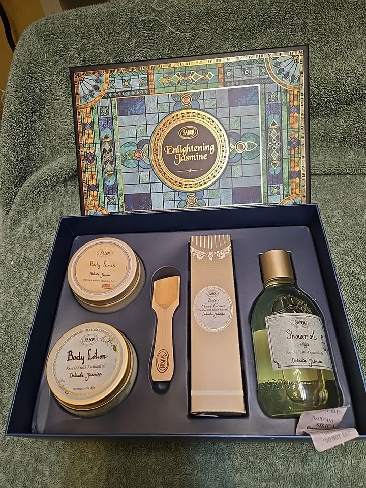 Novo na caixa - Kit Sabon Body Ritual - (5) peça óleo de banho creme para as mãos esfoliante de sal marinho - Imagem 1 de 4