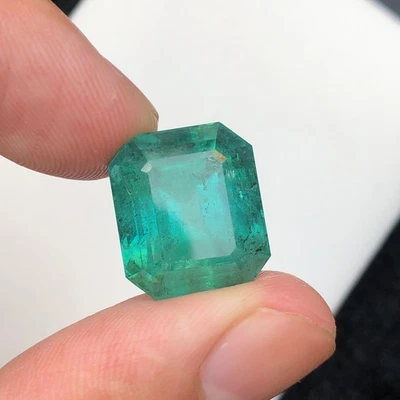 20 Carat Natural Emerald Cut Greenish Blue Tourmaline Gemstone From Afghanistan - Image 1 of 4